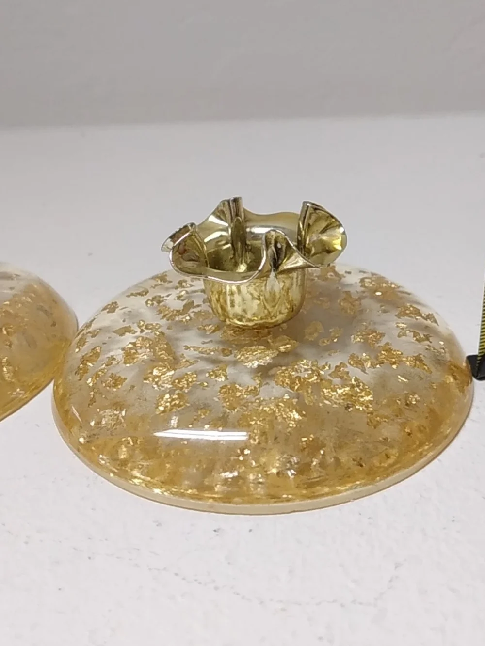 N/A elegant yellow